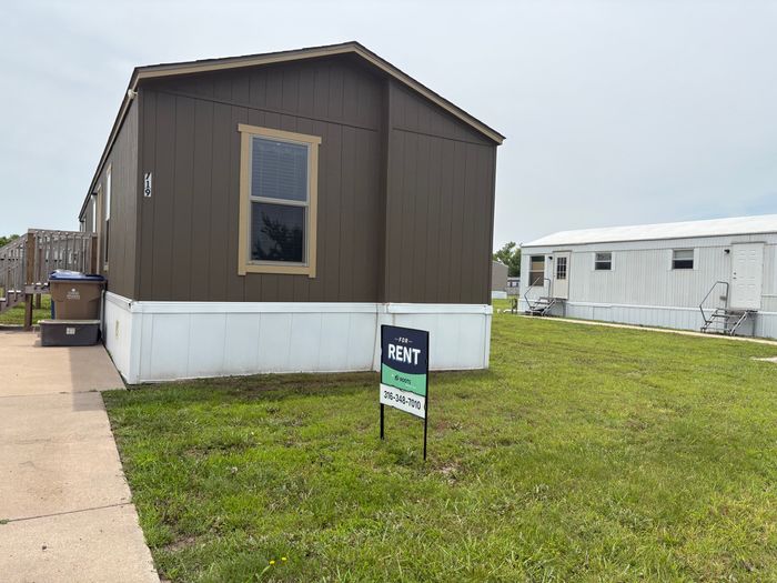 Pine Ridge Est. - Unit 719 - Exterior, Entryway