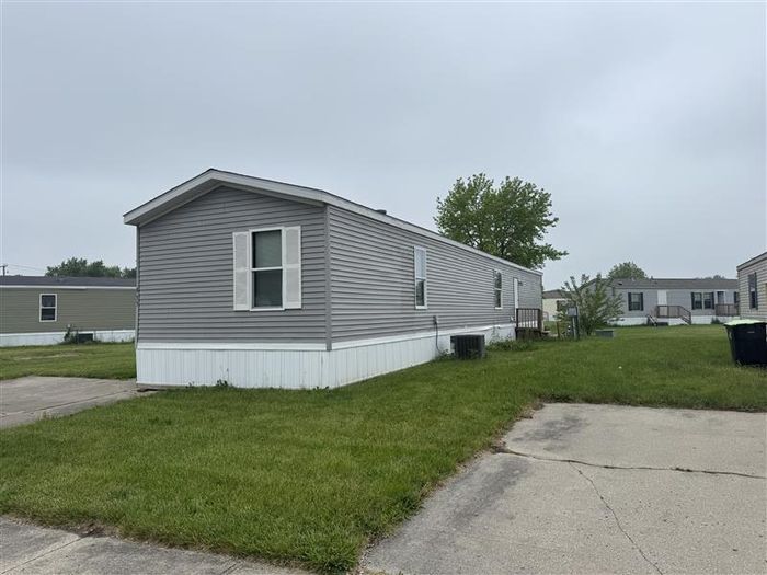 Fort Wayne MHC - Unit 935 - Exterior