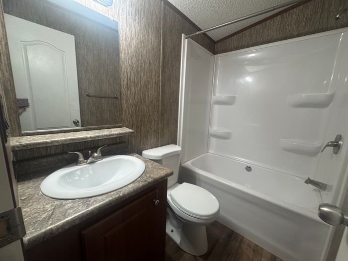 The Orchards/Paradise - Unit 26 - Bathroom