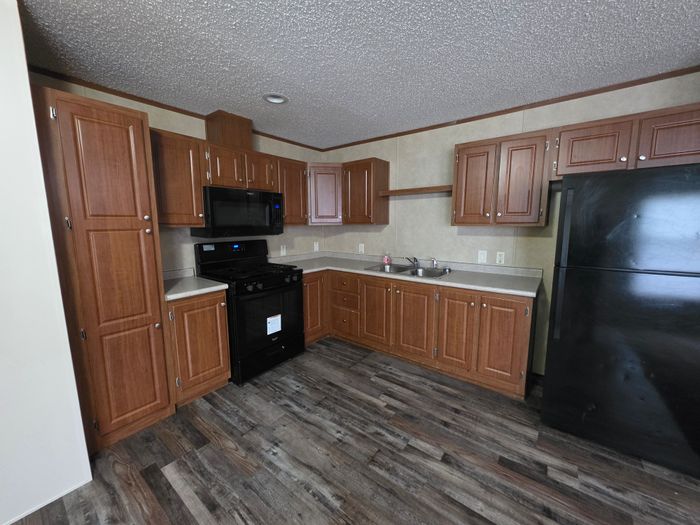 Pasadena MHC - Unit MAM3393 - Kitchen