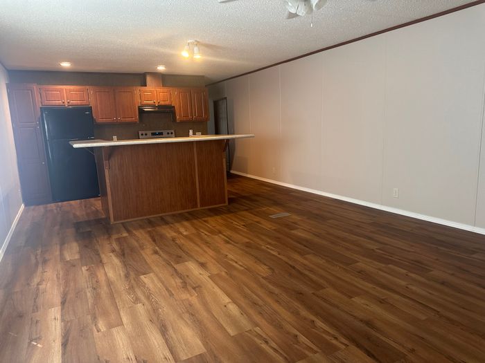 Birchwood MHP - Unit 152 - Kitchen