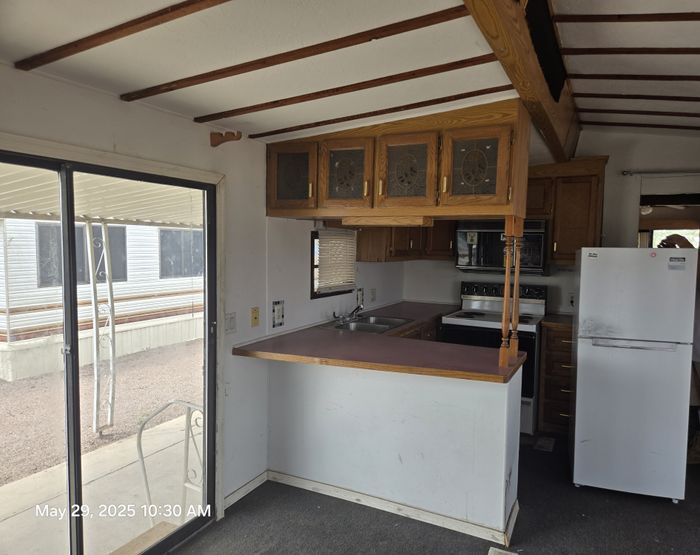 Parkhaven Estates - Unit 025N - Kitchen