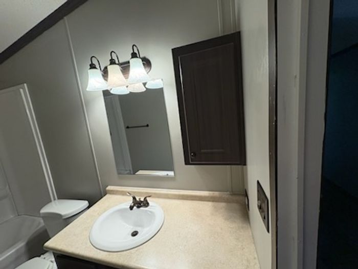 Sleepy Hollow - Unit 79 - Bathroom
