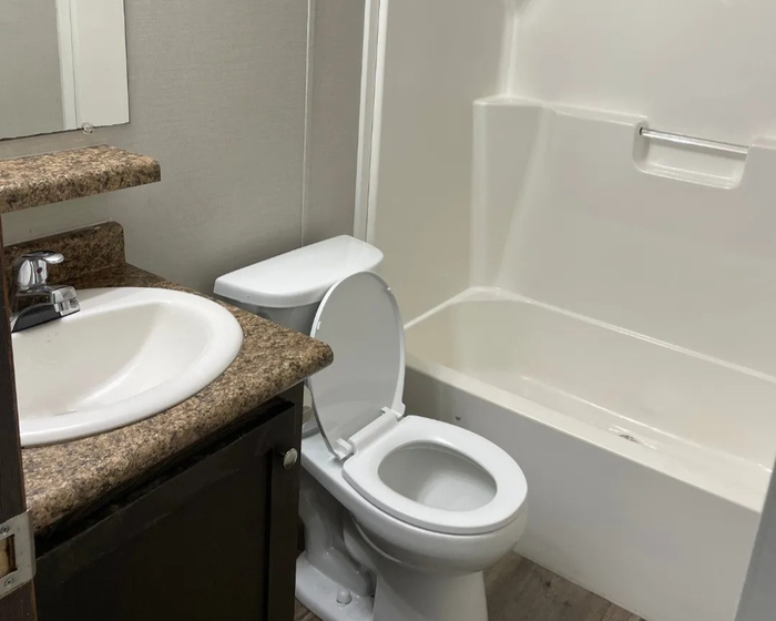 Pasadena MHC - Unit FRE2296 - Bathroom