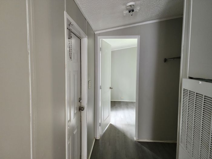 Eagles MHP - Unit 86 - Entryway