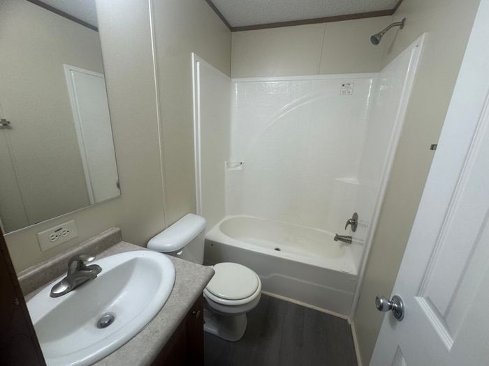 The Orchards/Paradise - Unit 70 - Bathroom