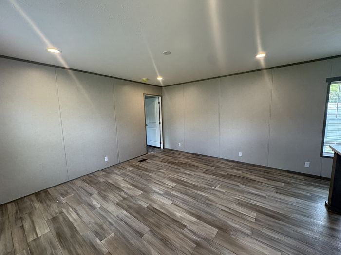 Pleasant Ridge MHP - Unit 120N - Interior