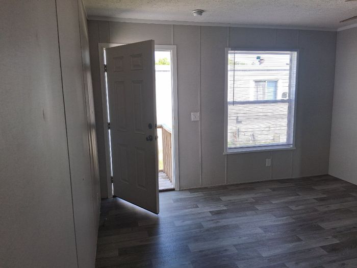 Alliance Vista MH and RV Park - Unit H10 - Entryway
