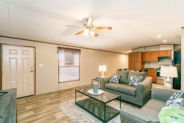 Pineview MHC - Unit 33 - Interior