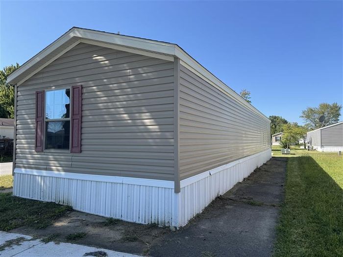 Fort Wayne MHC - Unit 711 - Exterior