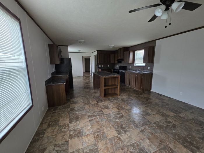 Birchwood MHP - Unit 119 - Kitchen