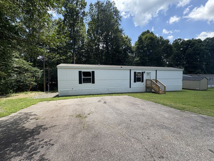 Willow Oaks MHP - Unit 100W - Exterior, Street View