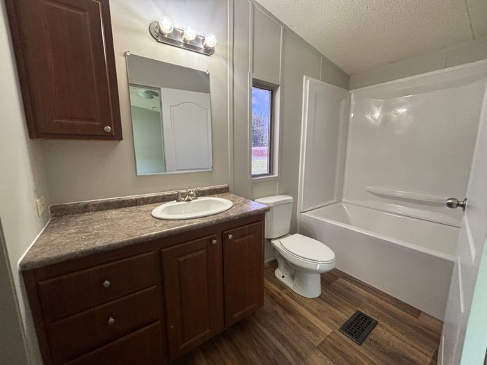 Bluegrass Meadows - Unit A10 - Bathroom