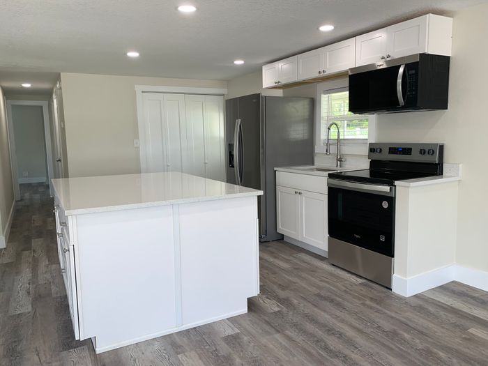 Endless Summer RV Resort - Unit 3 - Kitchen
