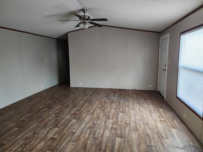 Shady Acres MH & RV Resort - Unit 314 - Interior
