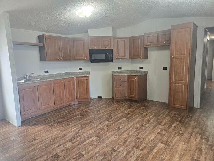 Bluegrass Meadows - Unit D46 - Kitchen