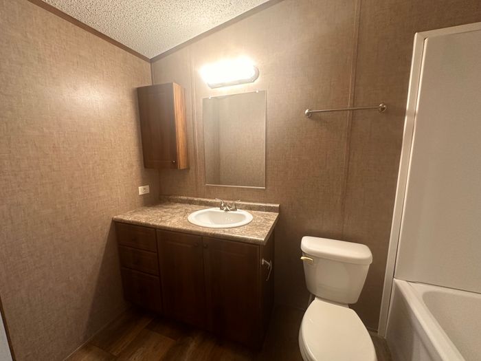 Crestview MHC OK - Unit B818 - Bathroom