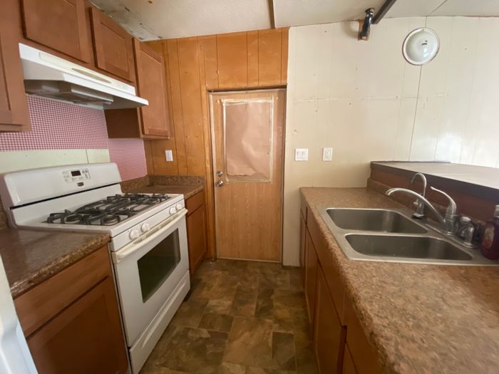 Brighthaven - Unit 40 - Kitchen