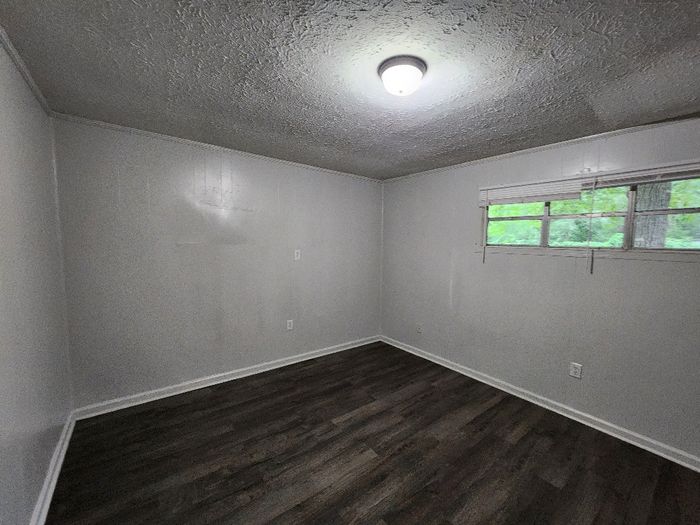 Eagles MHP - Unit 506 - Bedroom