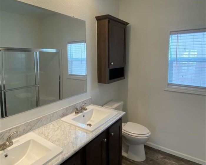 Grand Missouri - Unit 205 - Bathroom