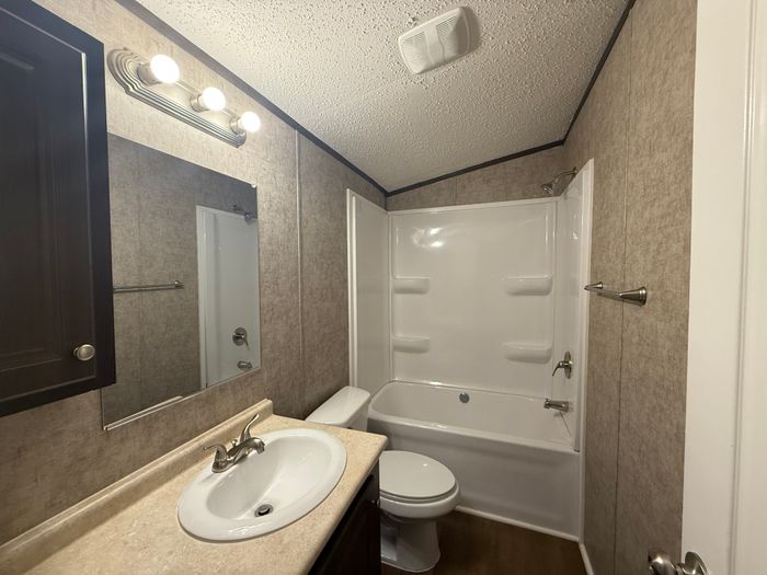 Evergreen MHP - Unit 86 - Bathroom