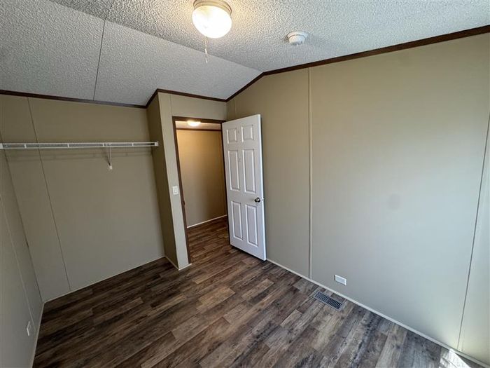 Fort Wayne MHC - Unit 847 - Bedroom