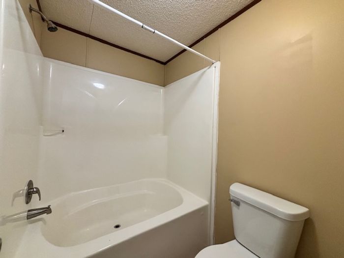 Fort Wayne MHC - Unit 523 - Bathroom