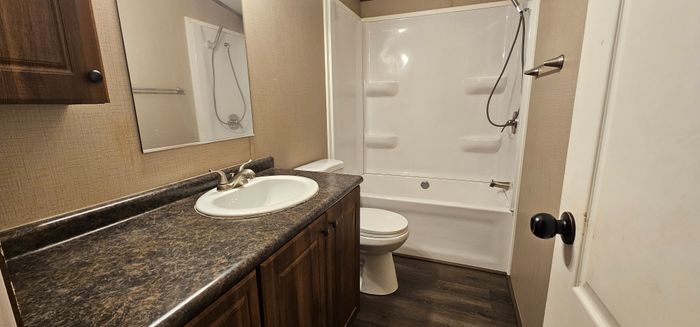 Sunnyvale Estates MHP - Unit 199 - Bathroom