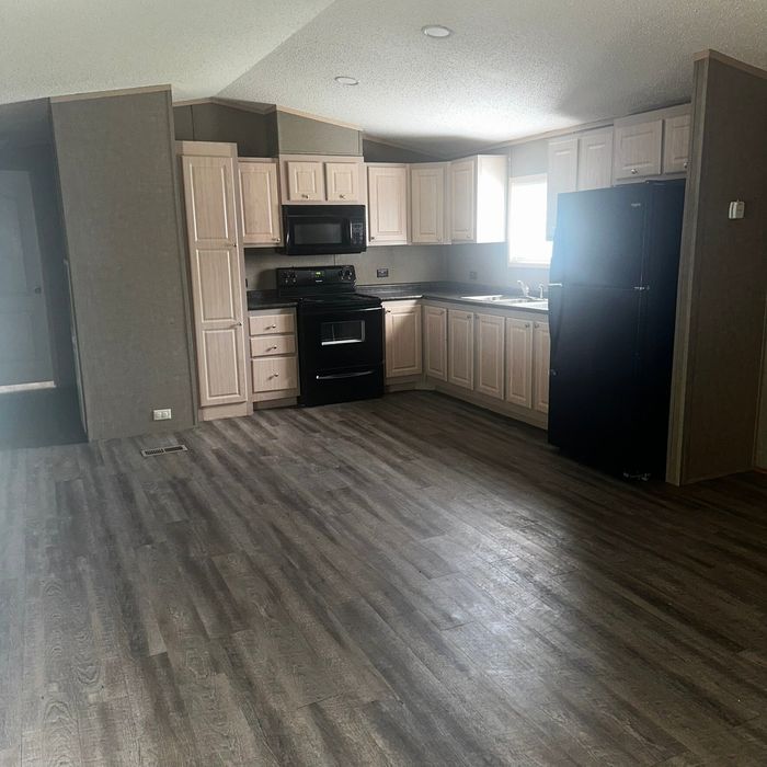 Pineview MHC - Unit 105 - Interior