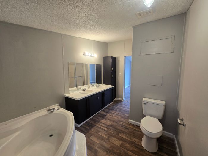 Lafayette Park MHP - Unit 90 - Bathroom