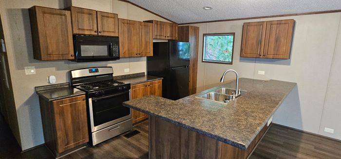 Sunnyvale Estates MHP - Unit 199 - Kitchen