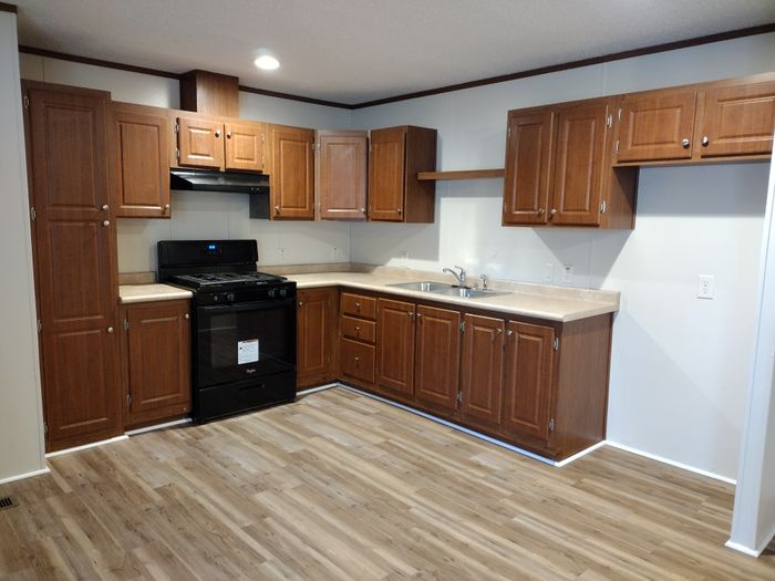 Pasadena MHC - Unit GEN2442 - Kitchen