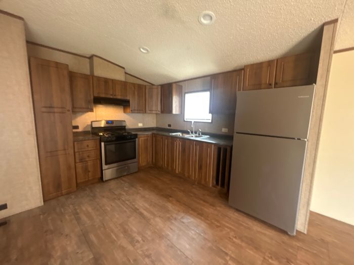Eastern Villa MHP OK - Unit 30 - Kitchen