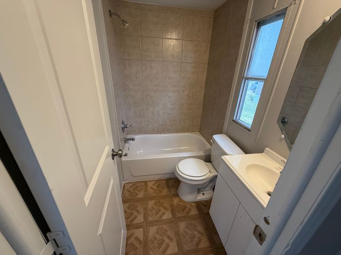 Dry Creek - Unit 144 - Bathroom