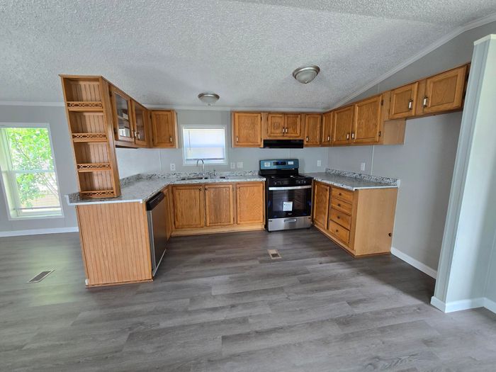 Royal Highlander - Unit DU8410 - Kitchen