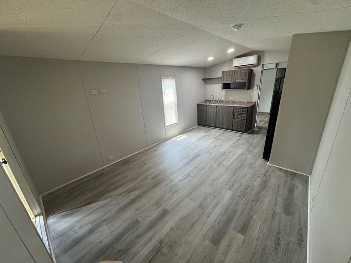 Imperial MHC - Unit J74 - Kitchen