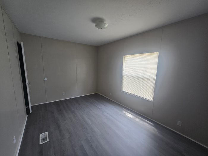 Clayton MHP - Unit 52 - Bedroom