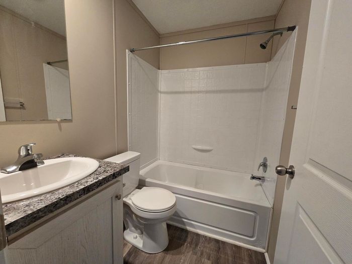 Madison MHC - Unit RB21 - Bathroom