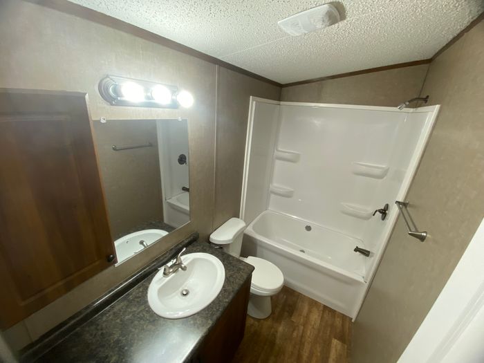Sunnyvale Estates MHP - Unit 158 - Bathroom