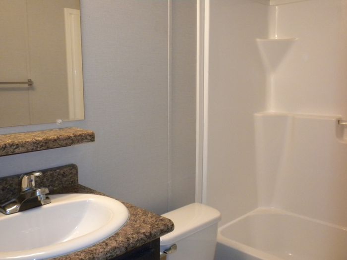 Riverview Estates - Unit 195 - Bathroom