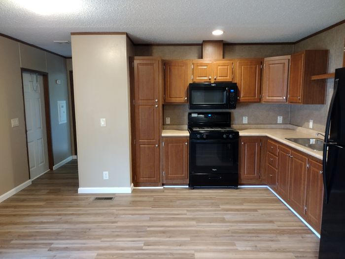 Birchwood MHP - Unit 130 - Kitchen