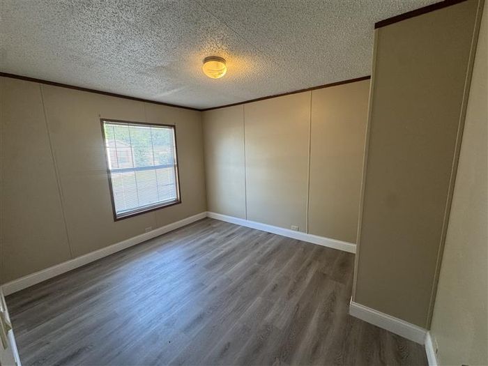 Fort Wayne MHC - Unit 543 - Bedroom