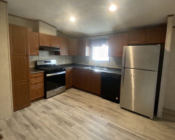 Sunnyvale Estates MHP - Unit 171 - Kitchen