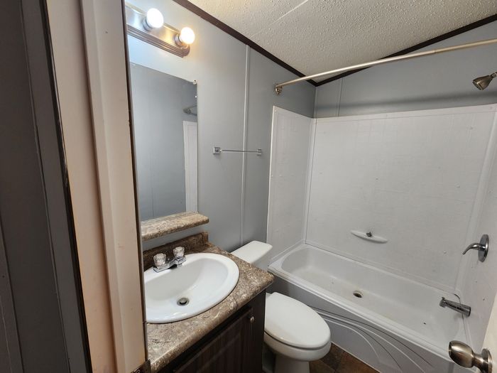 Eagles MHP - Unit 23 - Bathroom