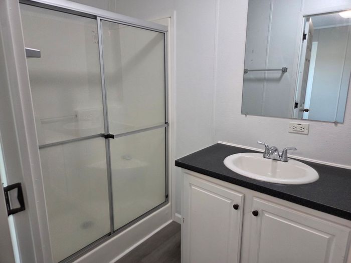 Vermillion MH and RV Park - Unit 106 - Bathroom