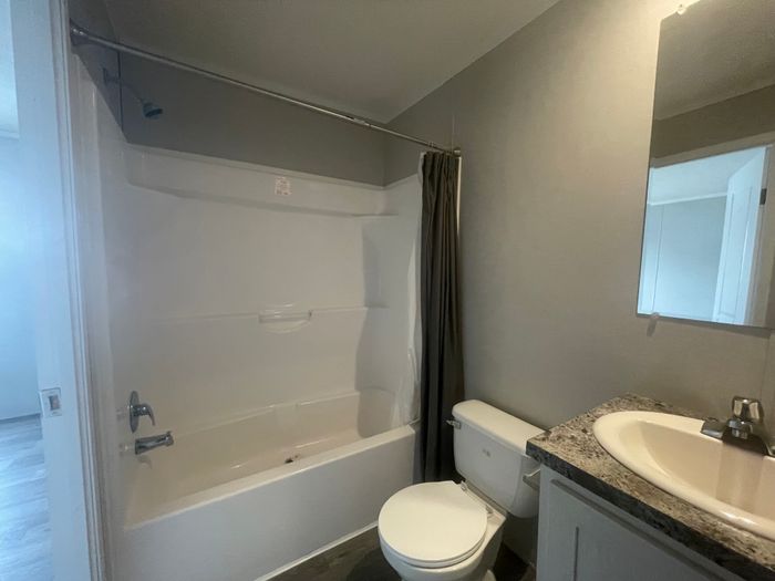 Alliance Vista MH and RV Park - Unit H10 - Bathroom