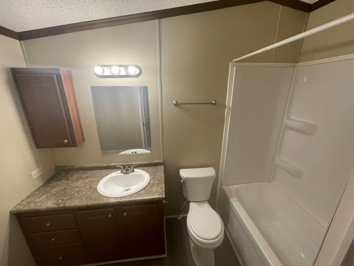 Oakridge MHP OK - Unit 3 - Bathroom