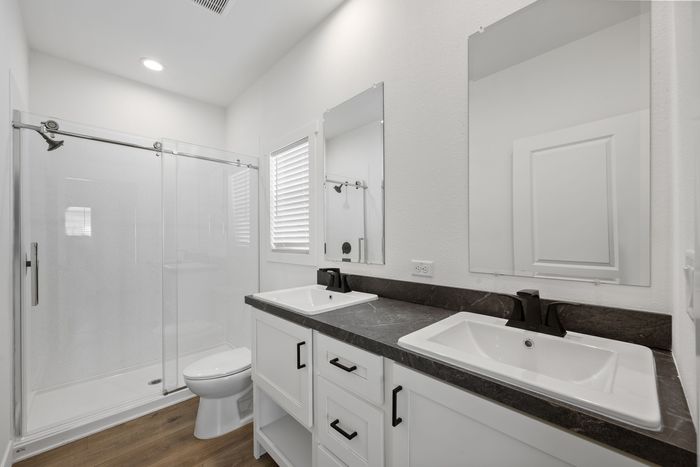 The Lakes at Hemet West - Unit 405 - Bathroom