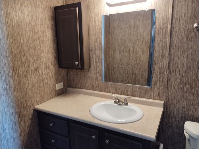Gateway RV - Unit 22 - Bathroom