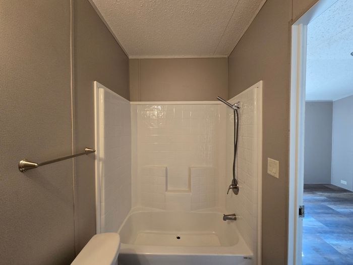 Lafayette Park MHP - Unit 162 - Bathroom